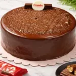 KitKat Crunch Cake